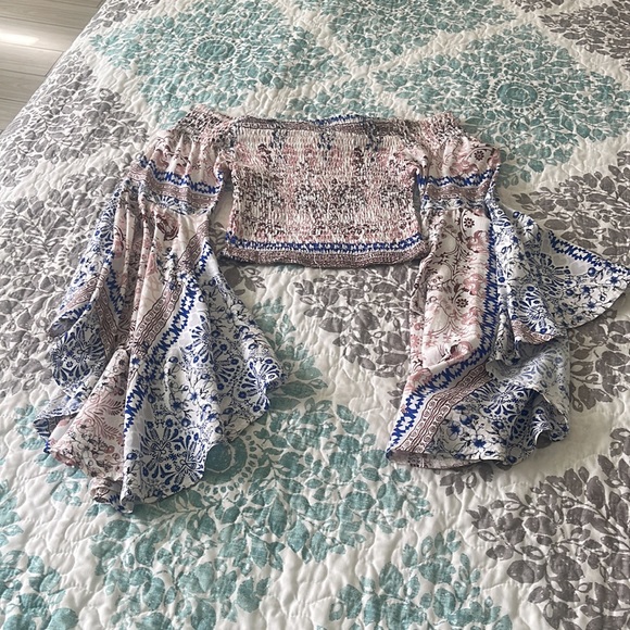 LF Flared Sleeve Crop Top - Picture 5 of 5